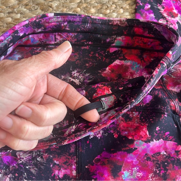 Lululemon Swift Speed High-Rise Tight 28"
Fluoro Floral Multi - Picture 9 of 12